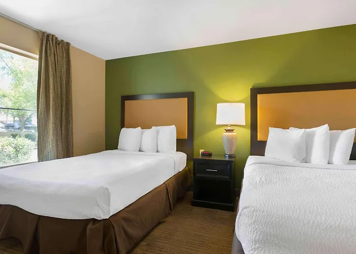 Hotel Extended America Select - - Airport - E Oak St 2*
