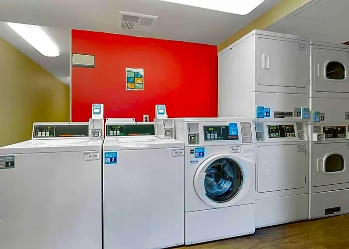 Hotel Extended America Select - - Airport - E Oak St 2*