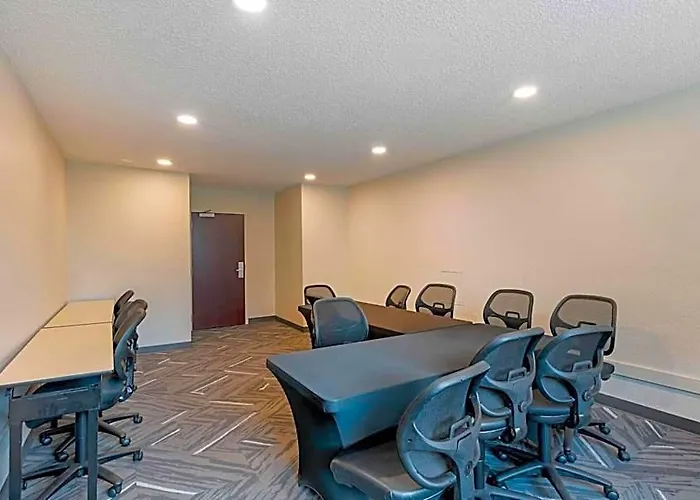 Hotel Extended America Select - - Airport - E Oak St 2*
