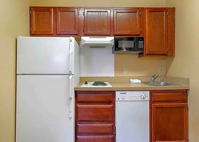 Extended America Select - - Airport - E Oak St Hotel